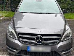 Grau Gebraucht 2014 Mercedes B220 Van / Kleinbus | 12.390 €