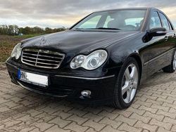 Schwarz Gebraucht 2006 Mercedes C230 Avantgarde Limousine | 5.900 € (Teuer)