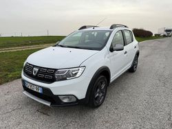 Weiß Gebraucht 2017 Dacia Sandero Prestige Limousine | 8.990 € (Etwas zu teuer)