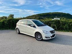 Weiß Gebraucht 2010 Mercedes B180 Van / Kleinbus | 2.600 € (Superpreis)