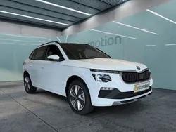 Weiß Gebraucht 2024 Skoda Kamiq Selection SUV | 29.018 € (Etwas zu teuer)