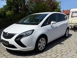 Weiß Gebraucht 2015 Opel Zafira Tourer S Van / Kleinbus | 8.990 € (Guter Preis)