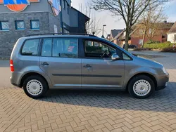 Grau Gebraucht 2003 VW Touran Van / Kleinbus | 3.200 € (Etwas zu teuer)