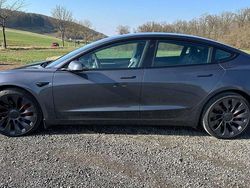 Grau Gebraucht 2022 Tesla Model 3 Performance Limousine | 36.000 € (Teuer)