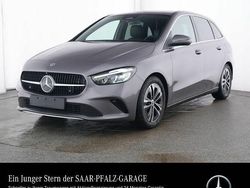 Lack mountaingrau Gebraucht 2024 Mercedes B200 Progressive Van / Kleinbus | 31.950 € (Fairer Preis)