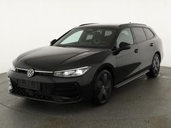 Grenadill schwarz metallic Neu 2025 VW Passat R-line Kombi | 46.495 € (Guter Preis)