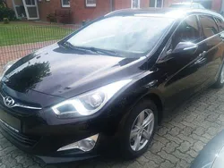 Schwarz Gebraucht 2013 Hyundai i40 Premium Kombi | 8.490 € (Fairer Preis)