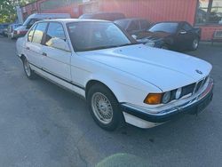 Weiß Gebraucht 1986 BMW 730 Limousine | 3.999 €