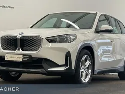 Alpinweiss Gebraucht 2023 BMW iX1 Performance SUV | 38.749 € (Guter Preis)