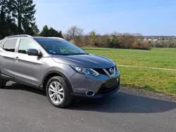Grau Gebraucht 2014 Nissan Qashqai SUV | 10.900 € (Fairer Preis)