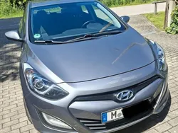 Grau Gebraucht 2014 Hyundai i30 Edition Kombi | 6.200 € (Guter Preis)