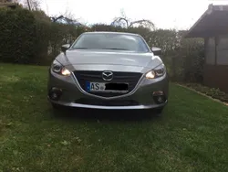 Grau Gebraucht 2014 Mazda 3 Center-Line Limousine | 7.599 € (Guter Preis)
