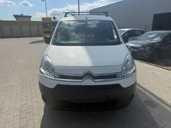 Weiß Gebraucht 2012 Citroën Berlingo Van / Kleinbus | 4.950 € (Fairer Preis)