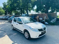 Weiß Gebraucht 2009 Dacia Sandero Kleinwagen | 1.299 € (Superpreis)