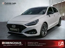 Weiß Gebraucht 2024 Hyundai i30 Advantage Limousine | 21.999 € (Guter Preis)