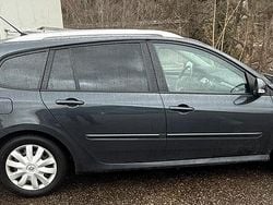 Grün Gebraucht 2008 Renault Laguna III Limousine | 3.250 € (Fairer Preis)