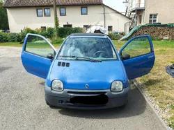 Blau Gebraucht 2002 Renault Twingo Kleinwagen | 1.800 €