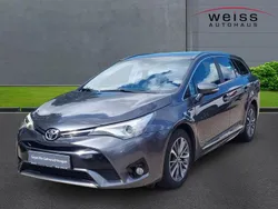 Grau Gebraucht 2015 Toyota Avensis Business Edition Kombi | 10.900 € (Etwas zu teuer)