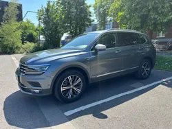 Grau Gebraucht 2018 VW Tiguan Allspace Highline SUV | 26.000 €