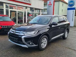 Pantherschwarz Gebraucht 2016 Mitsubishi Outlander SUV | 14.490 € (Guter Preis)