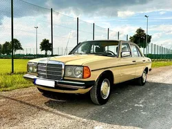 Gelb Gebraucht 1979 Mercedes 200 Limousine | 14.750 €