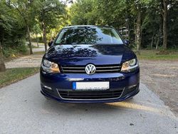 Blau Gebraucht 2019 VW Sharan Comfortline Van / Kleinbus | 19.300 € (Guter Preis)