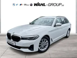 Weiß Gebraucht 2022 BMW 530 Performance Kombi | 35.970 € (Guter Preis)