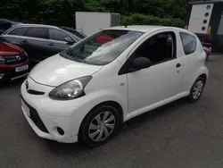 Weiß Gebraucht 2012 Toyota Aygo Basis Kleinwagen | 1.989 € (Superpreis)