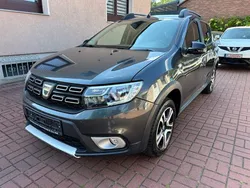 Grau Gebraucht 2020 Dacia Sandero Celebration Kleinwagen | 11.200 € (Guter Preis)