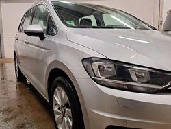 Silber Gebraucht 2017 VW Touran Highline Van / Kleinbus | 15.499 € (Guter Preis)