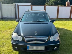 Schwarz Gebraucht 2004 Mercedes C180 Avantgarde Kombi | 2.000 € (Fairer Preis)