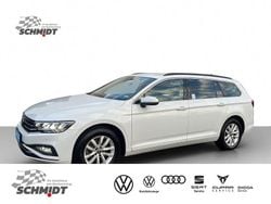 Weiß Gebraucht 2023 VW Passat Business Kombi | 26.450 € (Fairer Preis)