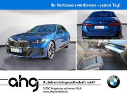 Blau Gebraucht 2024 BMW 550e M Sport Limousine | 72.990 € (Fairer Preis)