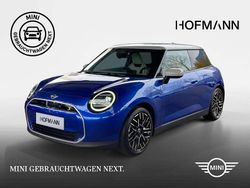 Blazing blue Gebraucht 2024 Mini Cooper SE Favoured Kleinwagen | 32.848 € (Fairer Preis)