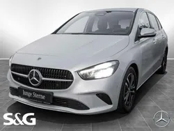 Iridiumsilber metallic Gebraucht 2023 Mercedes B180 Progressive Van / Kleinbus | 27.777 € (Guter Preis)