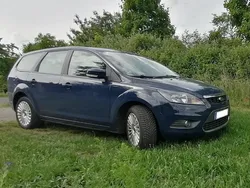 Blau Gebraucht 2009 Ford Focus Titanium Kombi | 3.300 € (Fairer Preis)