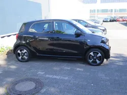 Schwarz Gebraucht 2020 Smart ForFour Electric Drive Kleinwagen | 10.800 € (Etwas zu teuer)