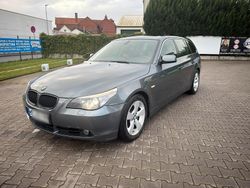 Grau Gebraucht 2006 BMW 530 Kombi | 3.200 € (Superpreis)