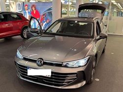 Grau Gebraucht 2024 VW Passat Elegance Kombi | 37.999 € (Guter Preis)