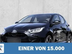 Schwarz metallic Gebraucht 2023 Toyota Yaris Hybrid Team | 23.020 € (Superpreis)