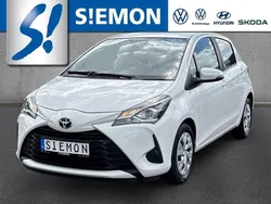 Weiss Gebraucht 2018 Toyota Yaris Comfort Kleinwagen | 9.930 € (Fairer Preis)