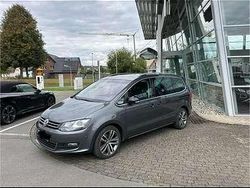 Grau Gebraucht 2011 VW Sharan Highline Van / Kleinbus | 13.100 € (Teuer)