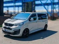 Grau Gebraucht 2018 Peugeot Traveller Van / Kleinbus | 29.900 € (Teuer)