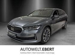 Grau Gebraucht 2024 Skoda Superb LAURIN & KLEMENT Kombi | 57.690 € (Teuer)