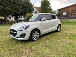 Weiß Gebraucht 2024 Suzuki Swift Comfort Kleinwagen | 15.250 € (Fairer Preis)