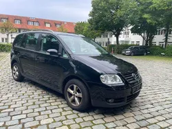 Schwarz Gebraucht 2007 VW Touran Highline Van / Kleinbus | 2.700 € (Superpreis)