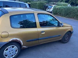 Gold Gebraucht 1998 Renault Clio II Kleinwagen | 1.000 €