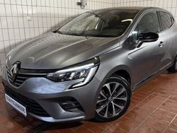 Grau Gebraucht 2023 Renault Clio V Techno Kleinwagen | 17.980 € (Fairer Preis)