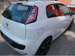 Weiß Gebraucht 2010 Fiat Punto Kleinwagen | 2.700 €