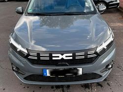 Grau Gebraucht 2023 Dacia Sandero Expression Kleinwagen | 13.999 € (Fairer Preis)